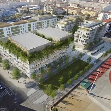 Avec Balcon Et Parking Privé