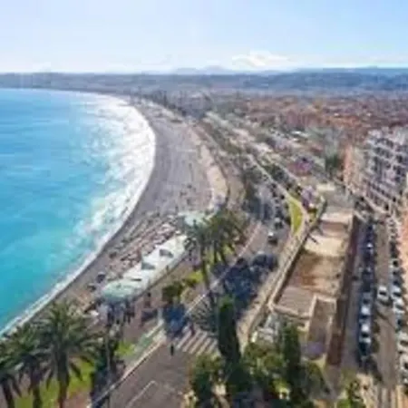 Avec Balcon Et Parking Privé