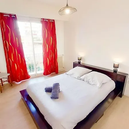 Apartment Avec Balcon Et Parking Prive Nizza